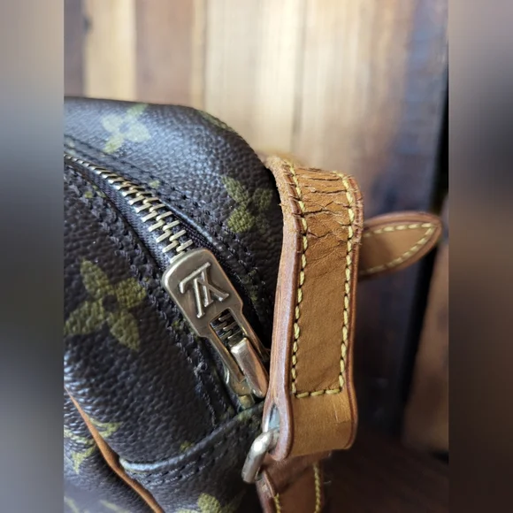 Louis Vuitton Trocadero 27 Monogram Crossbody Bag - Picture 7 of 16